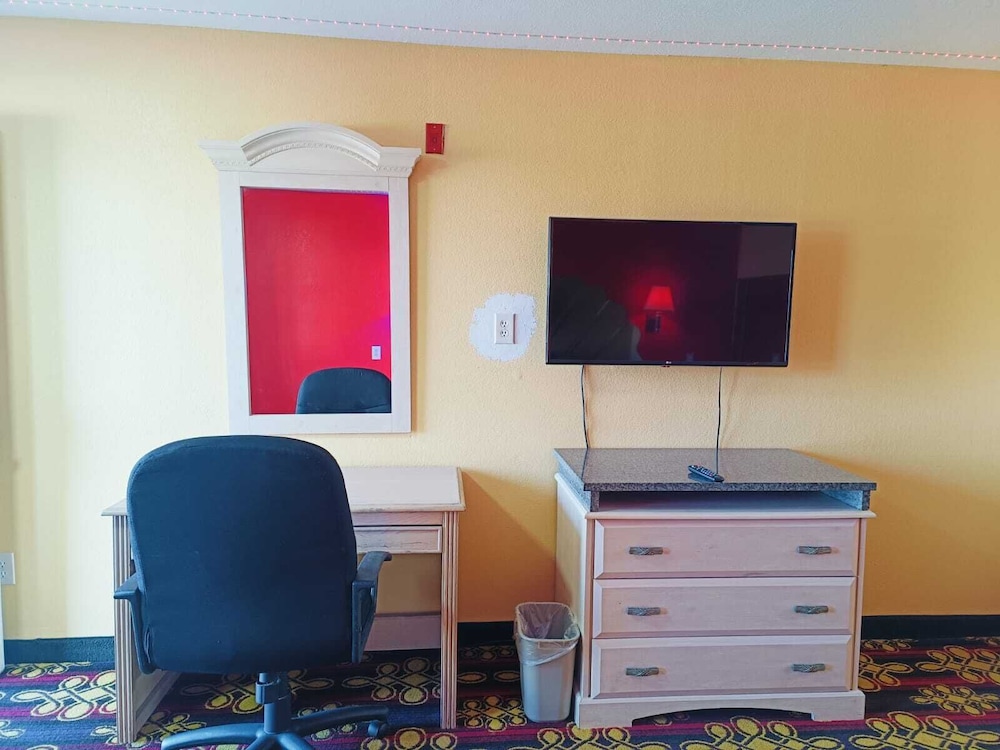 Heights Inn - photo 16