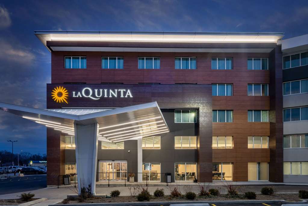 La Quinta by Wyndham Chicago O'Hare Airport - photo 3