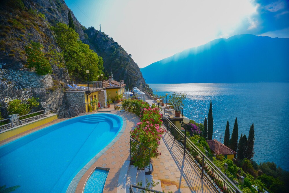 Hotel Villa Dirce Adults Only Hotel — 4-Star Luxury Hotel in Limone Sul Garda, Italy