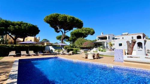 Villa Linda Rosa CD 302 by Cleverdetails private pool prime location — 4-Star Luxury Hotel in Vilamoura, Portugal
