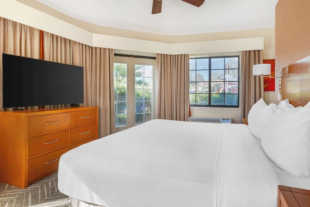 Hilton Vacation Club Varsity Club Tucson - photo 8