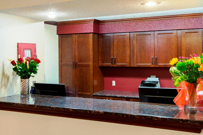 Red Roof Inn PLUS & Suites Malone - photo 10