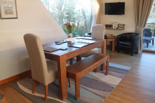 Invergloy Riverside Lodges — Highland — photo 4