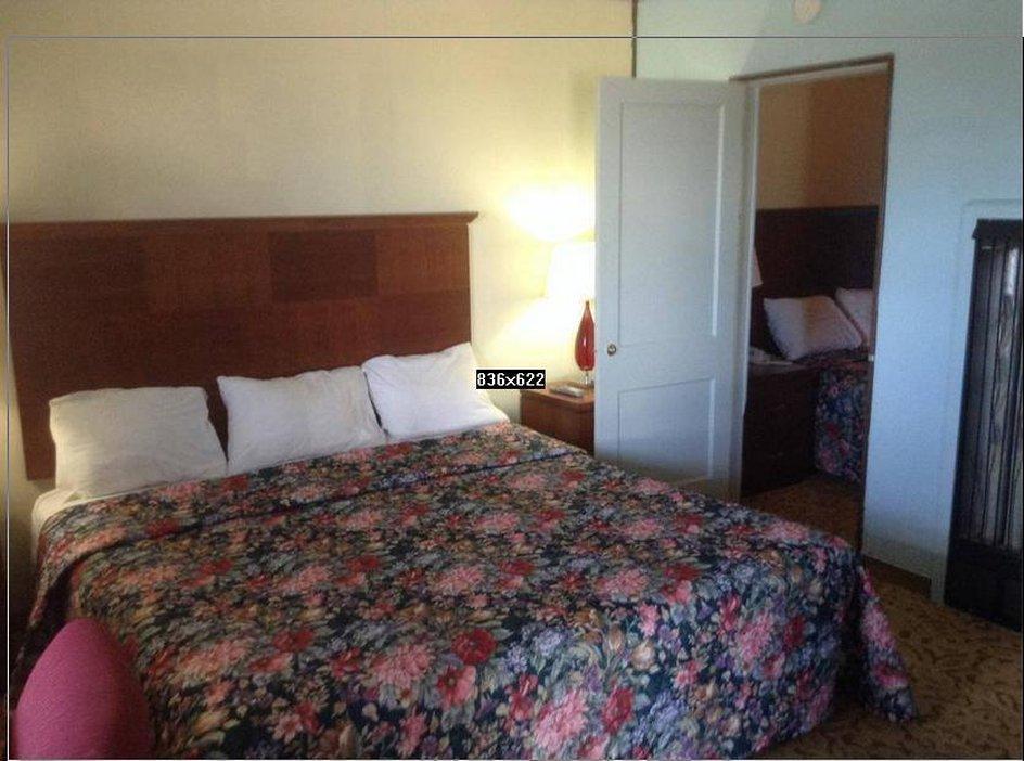 Colt Motel Raton - photo 3
