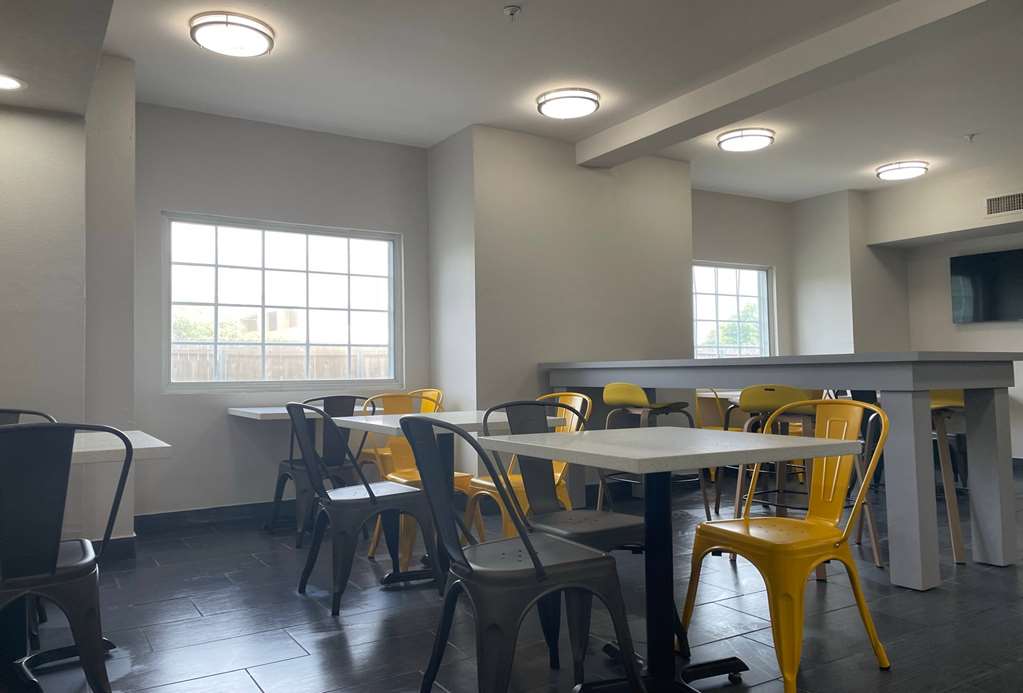 Microtel Inn & Suites by Wyndham Bossier City - photo 60