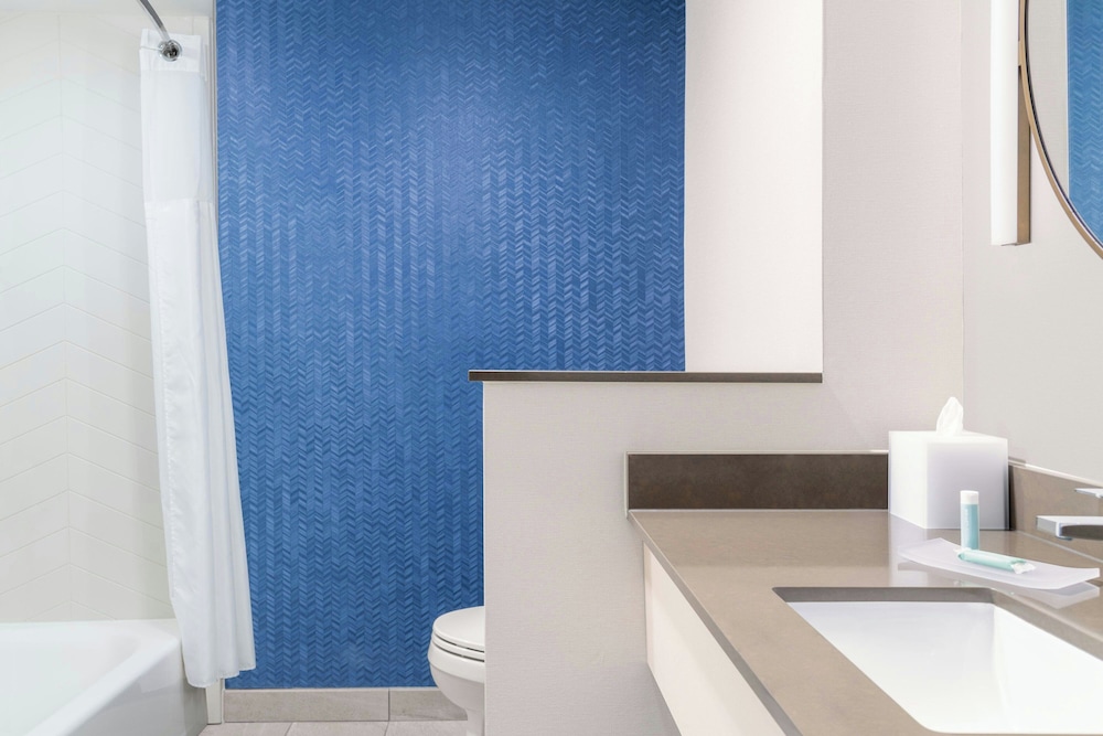 Fairfield Inn & Suites By Marriott Norfolk - photo 18