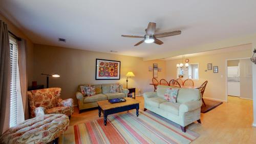 704 Queens Grant - photo 9