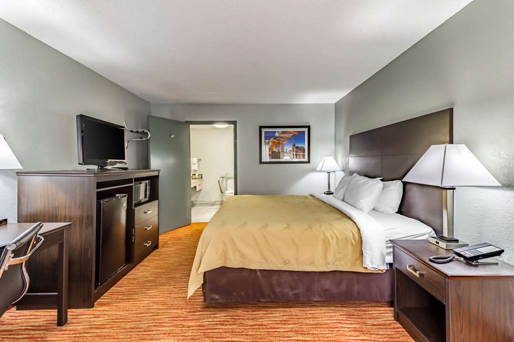 Quality Inn Goodlettsville - photo 17