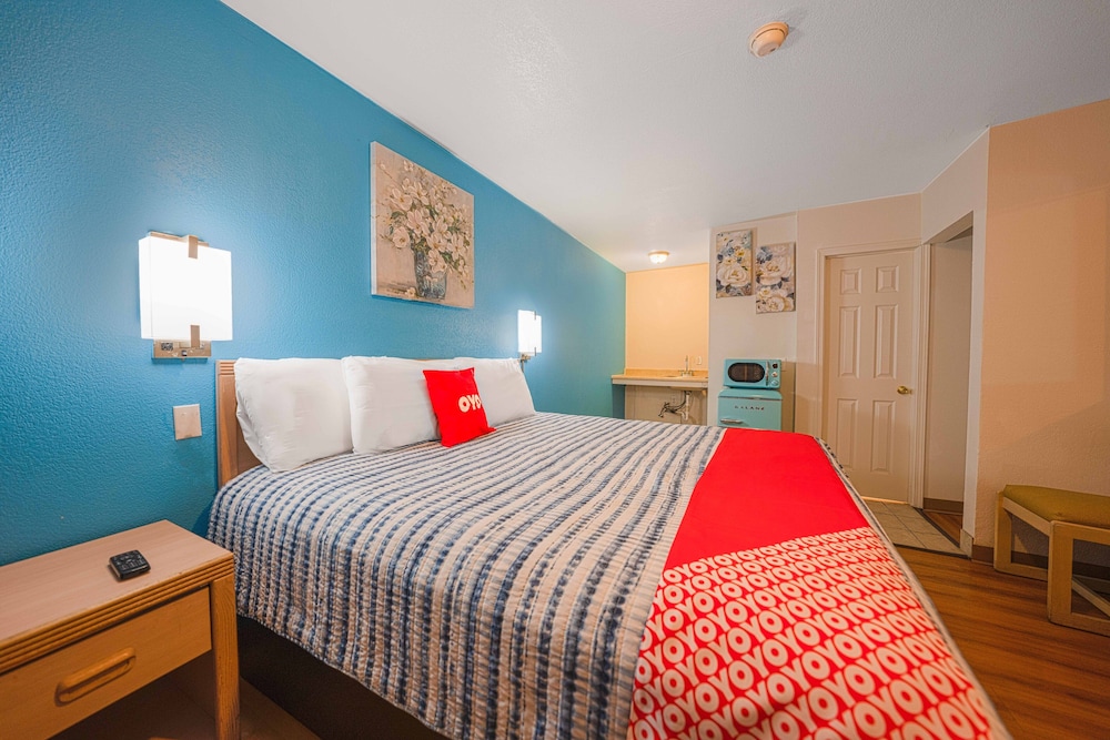 Royal Gateway Motel By OYO - photo 7