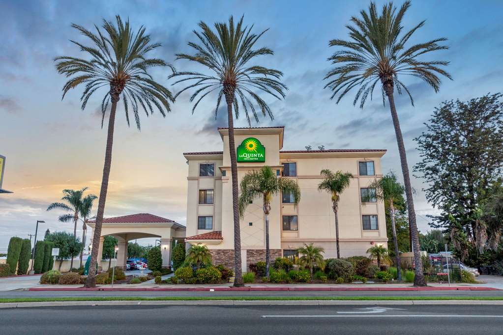 La Quinta Inn & Suites by Wyndham NE Long Beach Cypress - featured photo