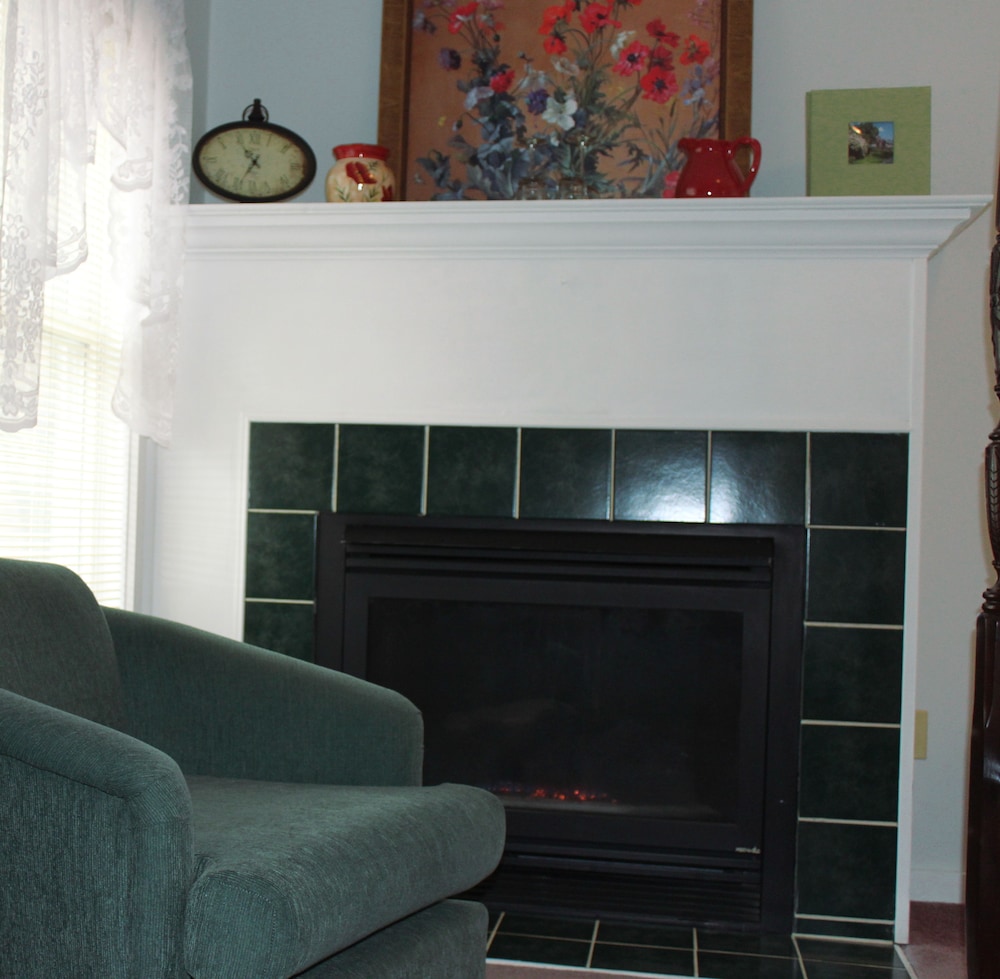 The Vermont Inn - photo 49