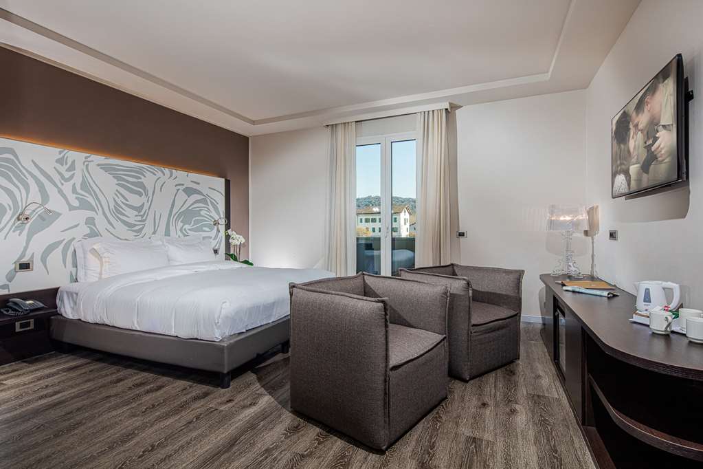 Hotel Franz — 4-Star Luxury Hotel in Gradisca D'isonzo, Italy