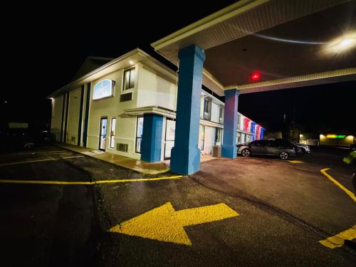 Express Inn & Suites Junction City - photo 2