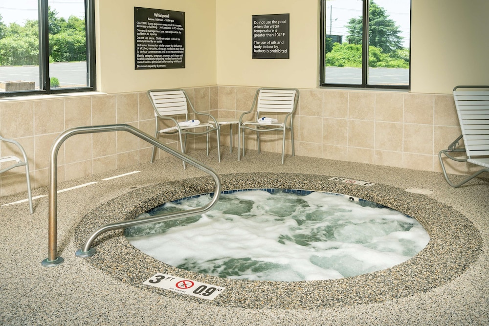 Hampton Inn Fall River Westport - photo 43