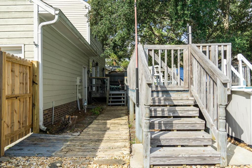 Windy Pointe by Oak Island Accommodations - photo 13
