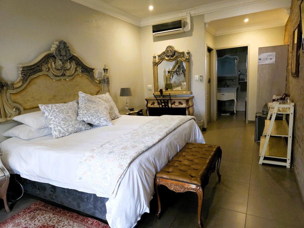 Maison de Leo Luxury Guesthouse — 4-Star Luxury Hotel in Pretoria, South Africa