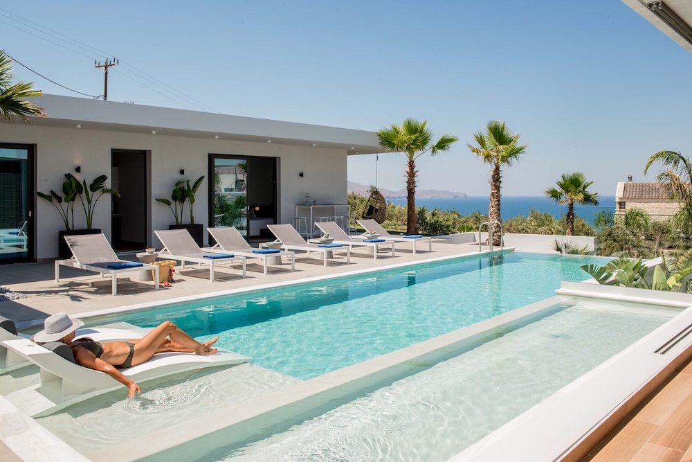 Villa Lydia — 4-Star Luxury Hotel in Kissamos, Greece