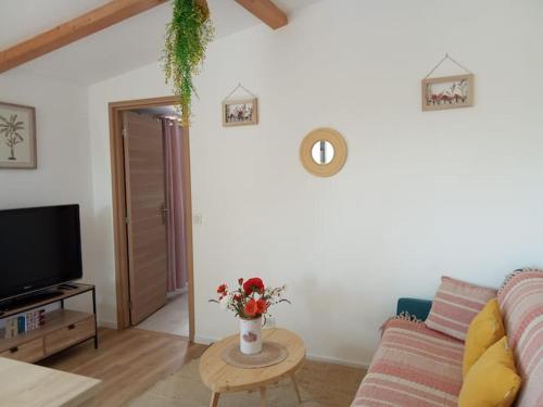 Le Cabanon - carbon neutral hotel in Ollioules