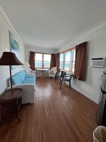Buccaneer Quarters and Suites - photo 17