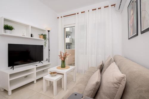 AT Home Apartments B1 — 4-Star Luxury Hotel in Alexandroupoli, Greece