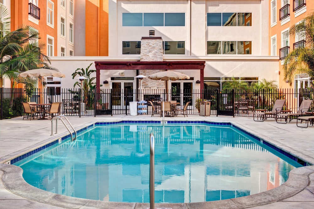 Embassy Suites by Hilton Valencia - photo 16
