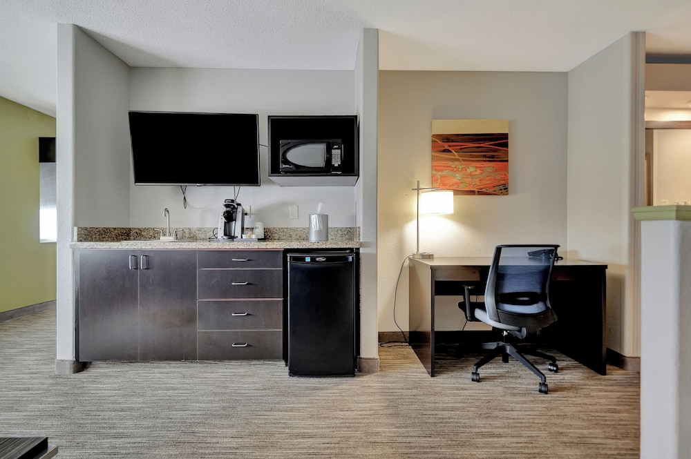 Holiday Inn Express Hotel & Suites Beatrice by IHG - photo 61