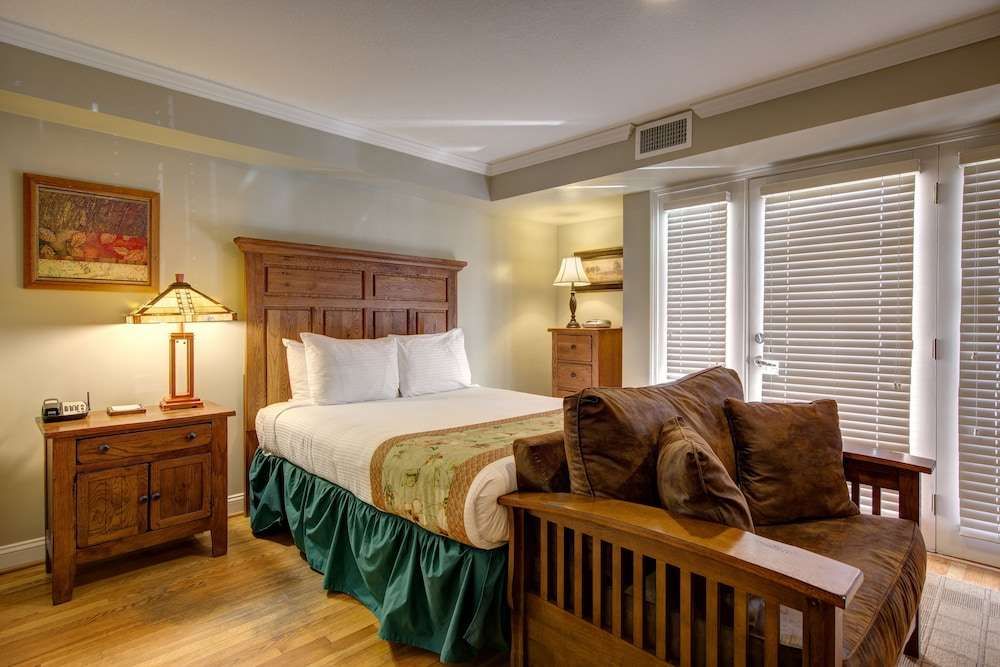 The Residences at Biltmore - photo 6