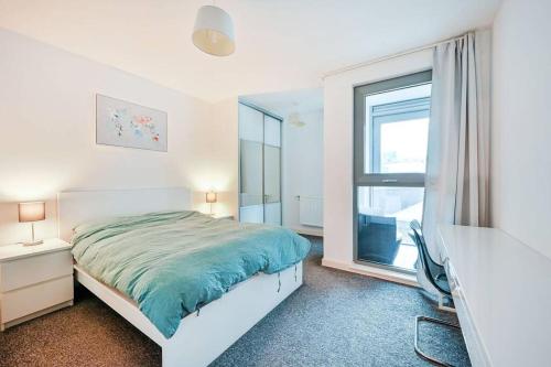Urban Green Getaway — hotel in Brentford