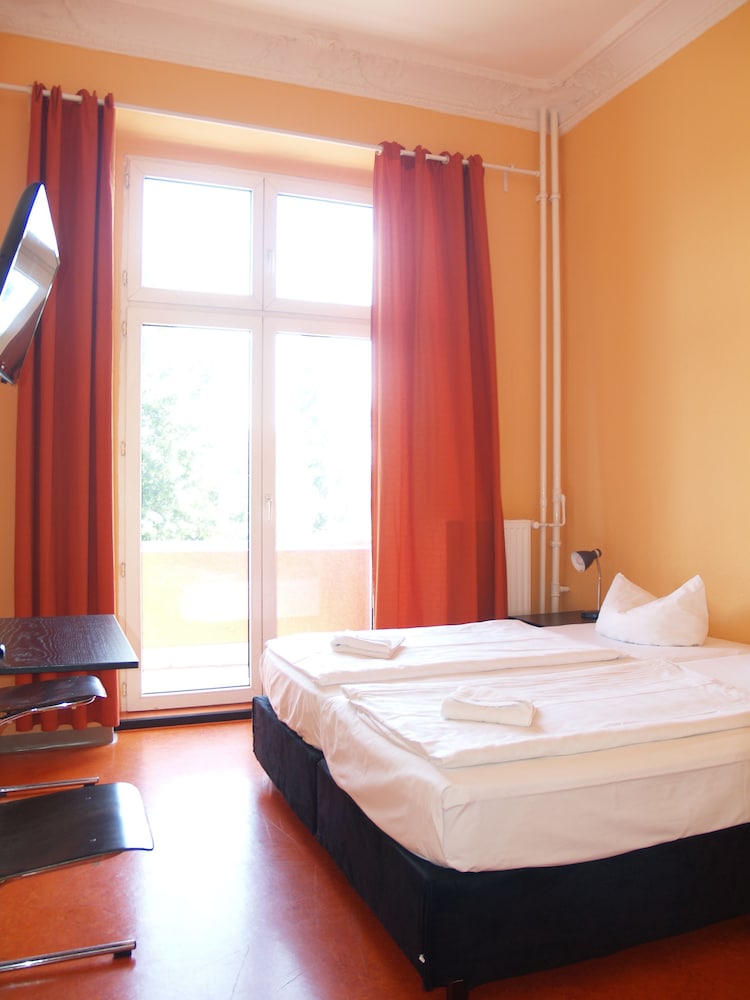 Happy go Lucky Hotel Hostel — Berlin — photo 4