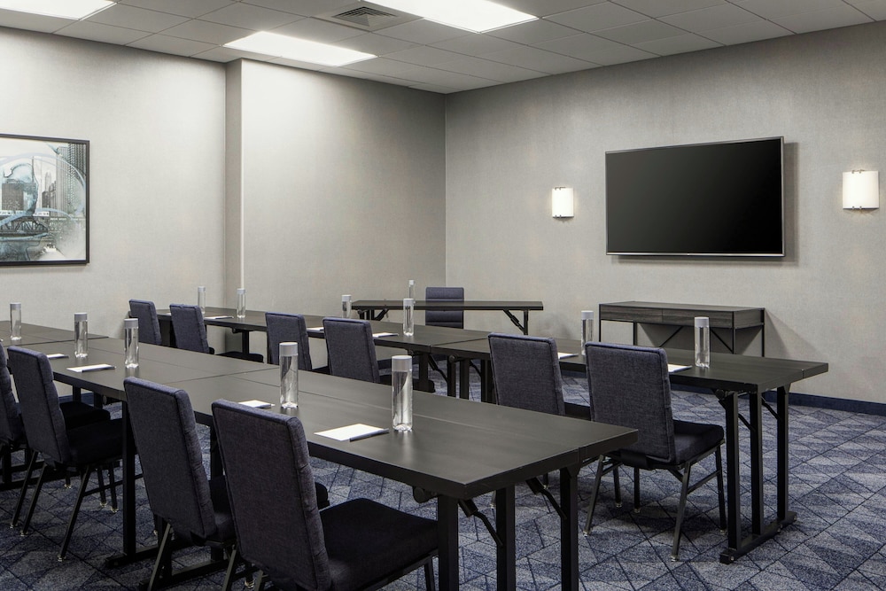 Courtyard by Marriott Chicago Downtown River North - photo 44