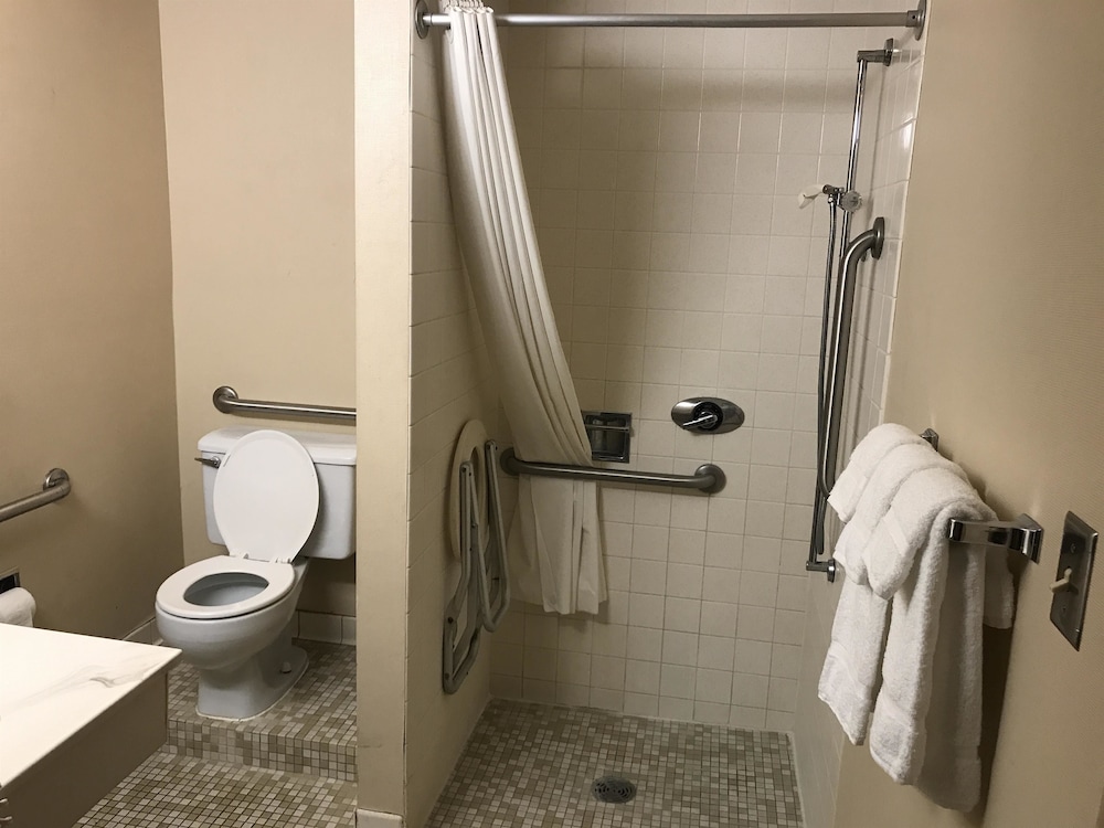 Ramada by Wyndham Albert Lea - photo 58