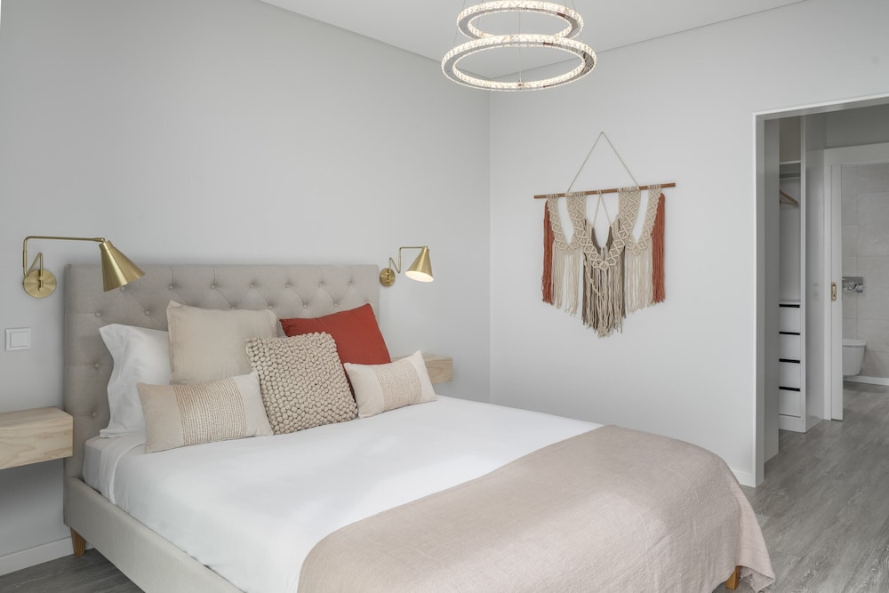 Family Vacation With Private Pool Vila Chu — 4-Star Luxury Hotel in Ponta Do Sol, Portugal