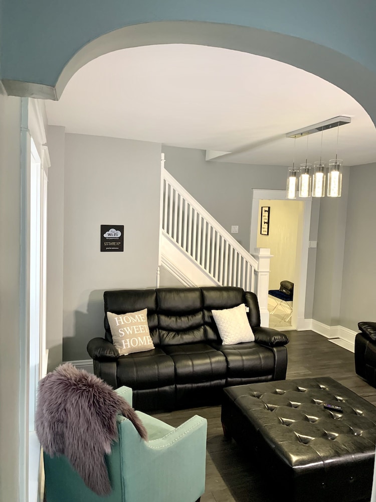 Texas Hold em Duplex 3BR Free Parking - photo 9