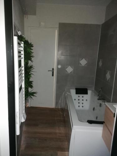 Studio en centre ville avec vue Rhône in Tournon-Sur-Rhone, France