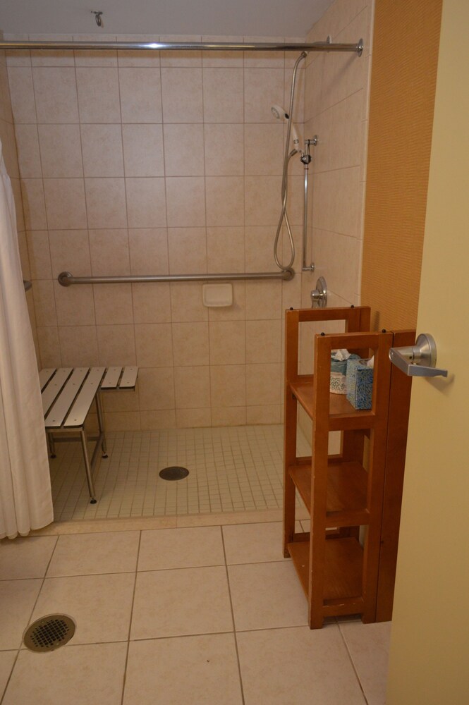 North Baltimore Plaza Hotel - photo 27