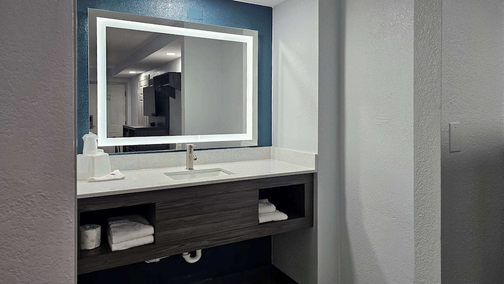 Motel 6 Memphis Graceland - photo 18