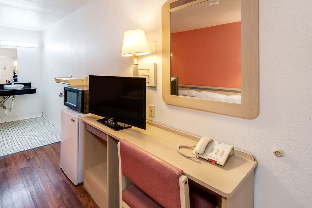 Motel 6 Greenville TX - photo 18