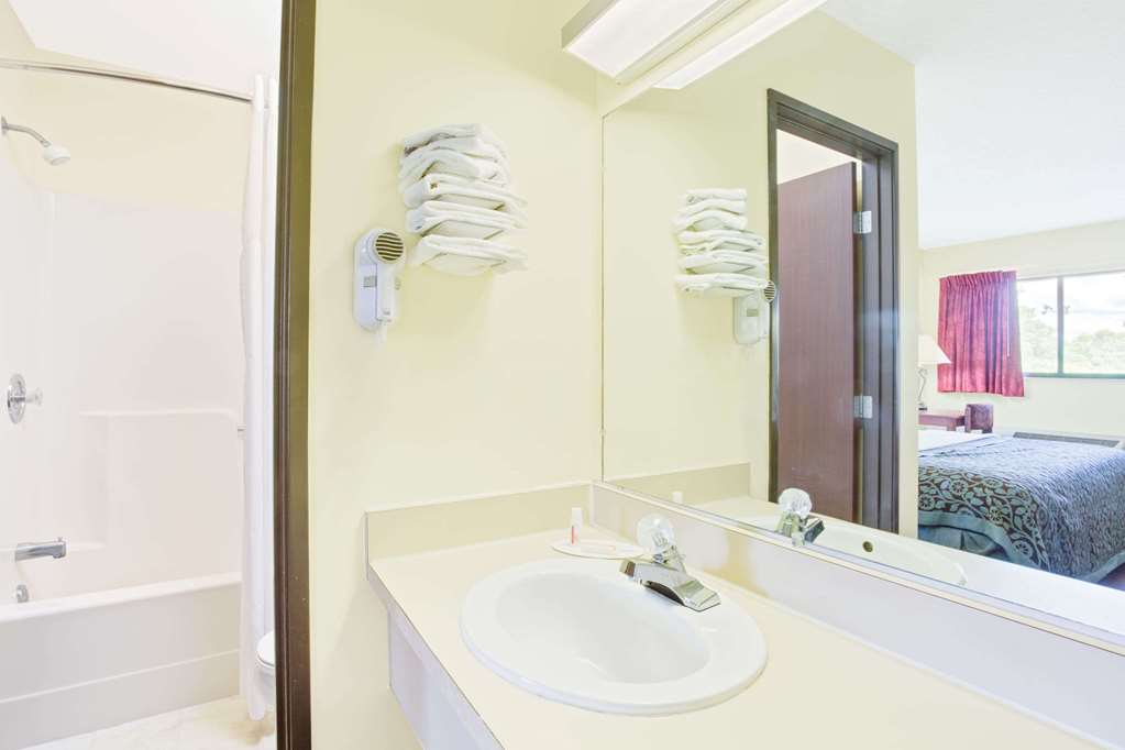 Days Inn by Wyndham Athens - photo 7
