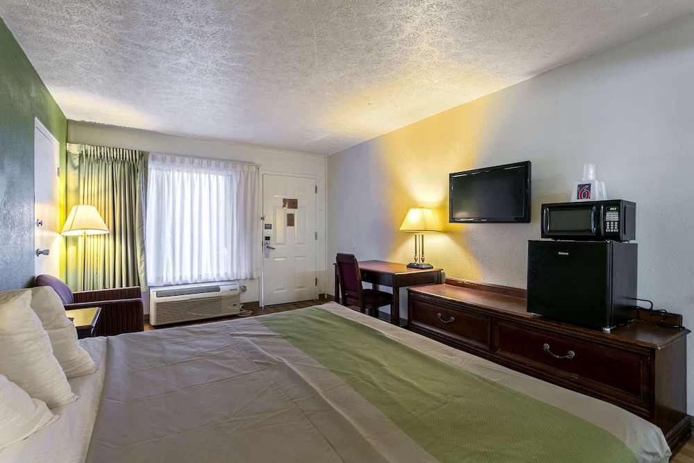 Americas Best Value Inn Edgewood - photo 7