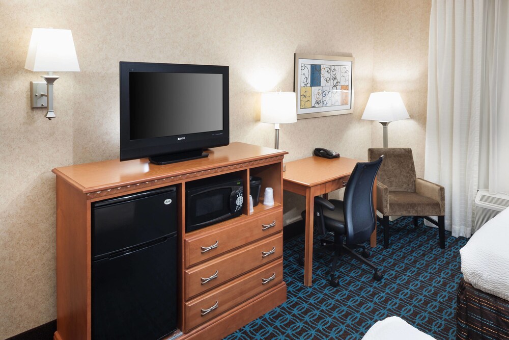 Fairfield Inn & Suites by Marriott Jacksonville Butler Blvd - photo 5