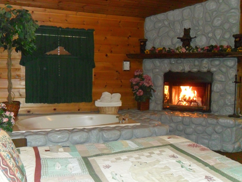 Big Bear Manor Spa Cabins - photo 8