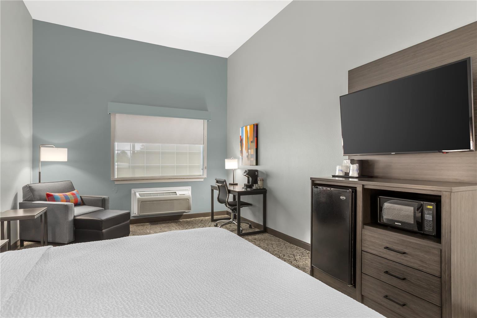 Best Western Plus New Caney Inn & Suites - photo 23