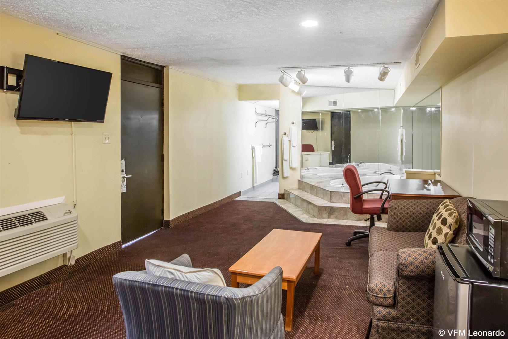 Rodeway Inn - photo 19
