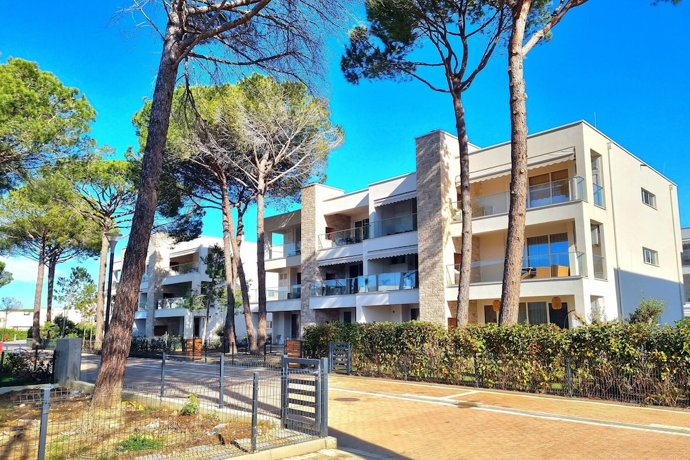 Sanpietro Holiday Homes — 4-Star Luxury Hotel in Ishem, Albania