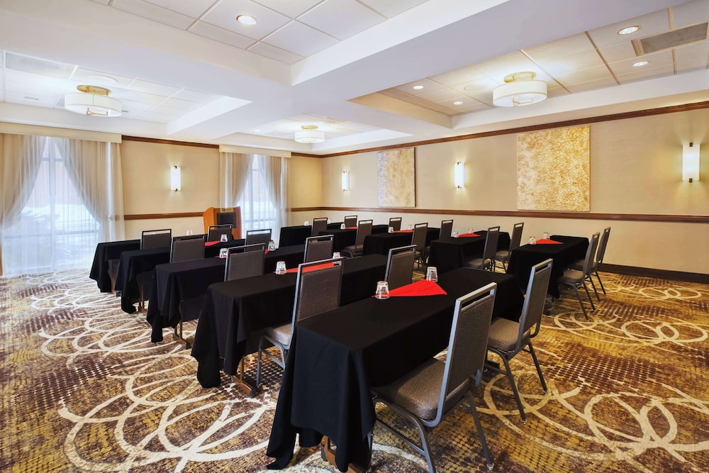 DoubleTree by Hilton Rapid City Downtown Convention Center - photo 24