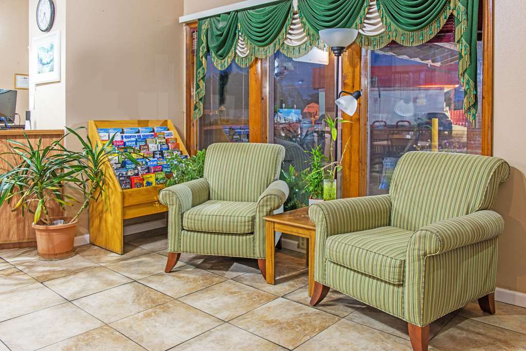 Super 8 by Wyndham Sullivan - photo 2