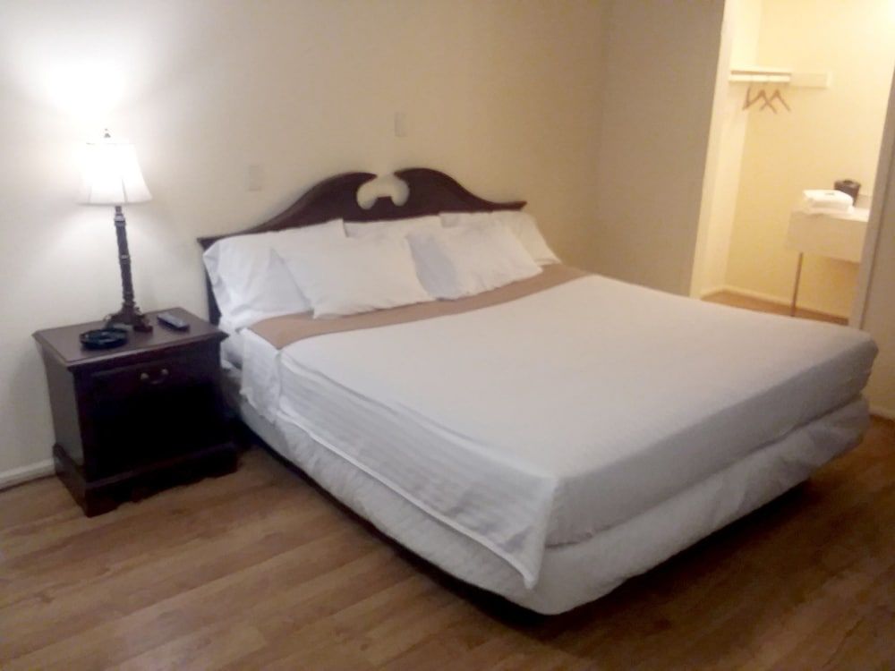 Walton Inn - photo 14