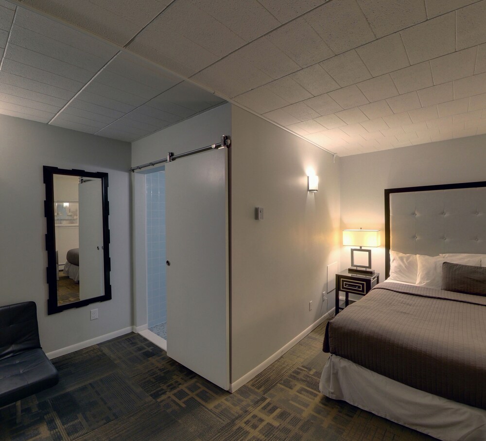 Hotel Royal Oak - photo 3
