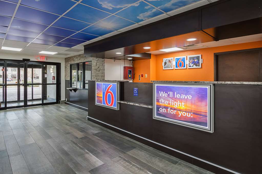 Motel 6 Savannah GA Midtown - photo 23