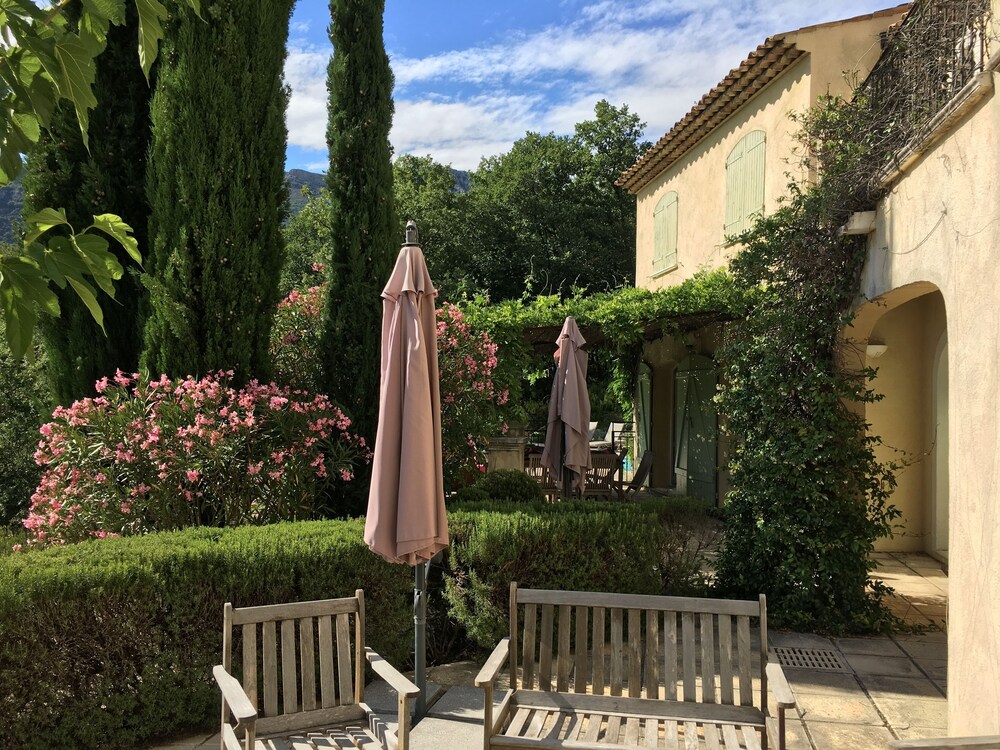 Beauvallon Du Loup — hotel in Le Rouret